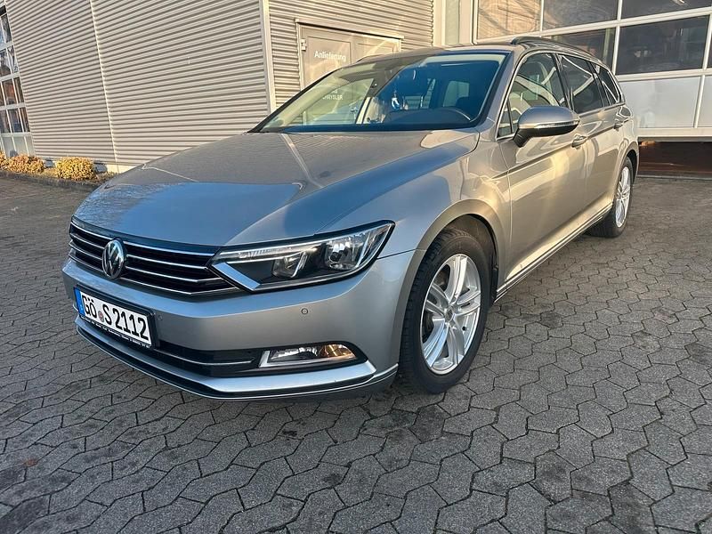 Gebraucht VW Passat 150 PS (110 kW) 2015 Silber Kombi