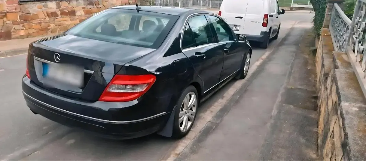 Gebraucht Mercedes C180 156 PS (114 kW) 2010 Schwarz Limousine