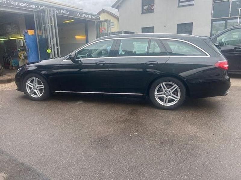 Gebraucht Mercedes E250 211 PS (155 kW) 2017 Schwarz Kombi