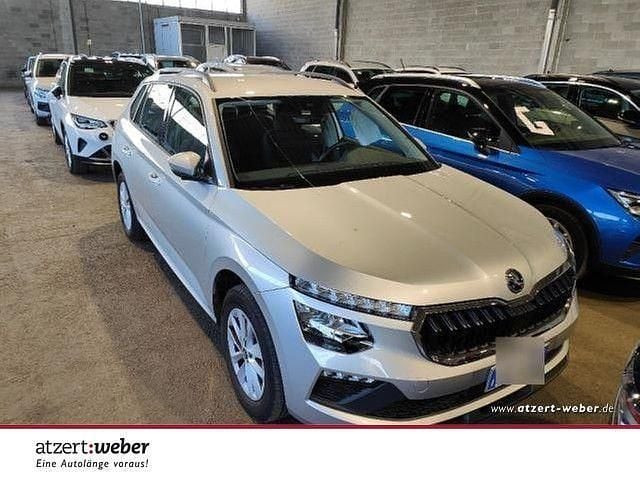 Brilliantsilber metallic Gebraucht 2025 Skoda Kamiq Selection SUV | 18.990 € (Guter Preis) - Bild 1/4
