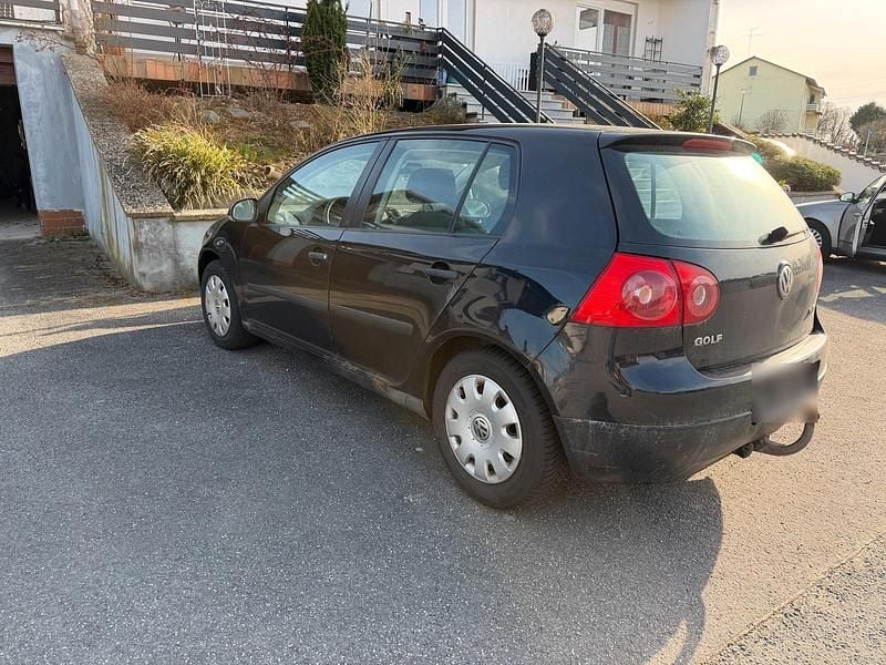 Gebraucht VW Golf V 105 PS (77 kW) 2004 Schwarz Kleinwagen