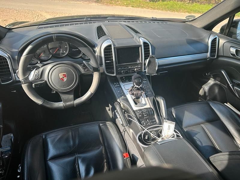 Gebraucht Porsche Cayenne 240 PS (176 kW) 2011 Schwarz SUV