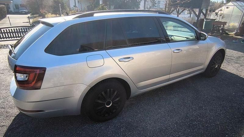 Gebraucht Skoda Octavia Clever 116 PS (85 kW) 2018 Silber Kombi