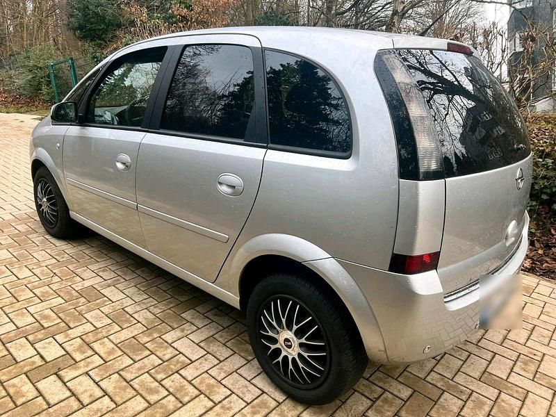 Gebraucht Opel Meriva 105 PS (77 kW) 2008 Silber Van / Kleinbus
