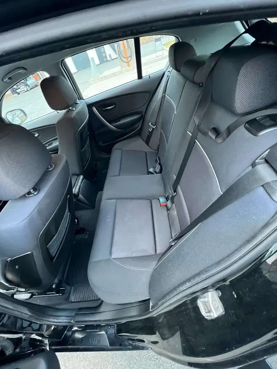 Gebraucht BMW 118 143 PS (105 kW) 2011 Schwarz Kleinwagen