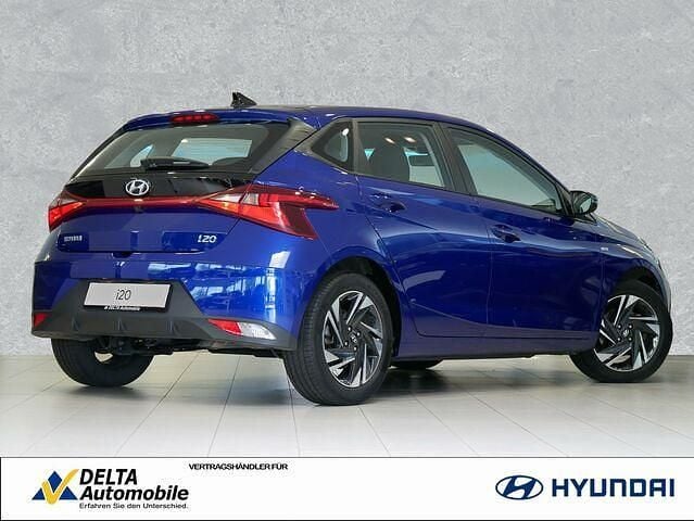 Gebraucht Hyundai i20 Trend 101 PS (74 kW) 2023 Intense blue Kleinwagen