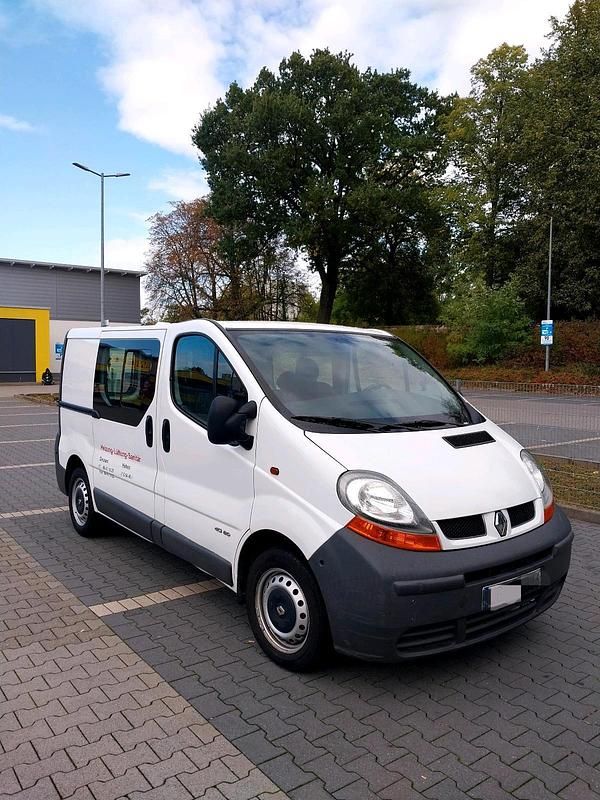 Weiß Gebraucht 2004 Renault Trafic Van | 7.500 € (Fairer Preis) - Bild 1/4