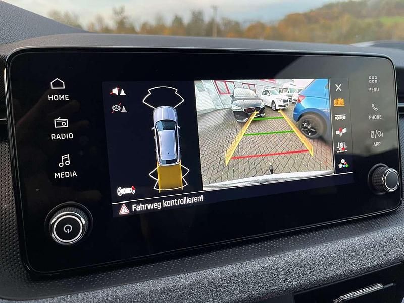 Neu Skoda Kamiq Selection 150 PS (110 kW) 2025 Moon weiss metallic SUV