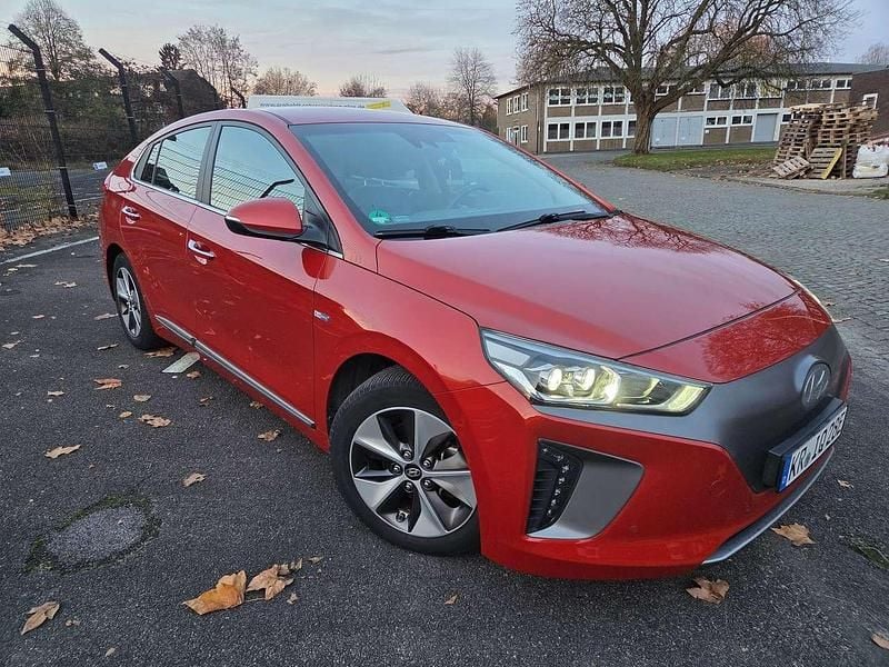 Orange Gebraucht 2017 Hyundai Ioniq Premium Kleinwagen | 11.600 € (Guter Preis) - Bild 1/4