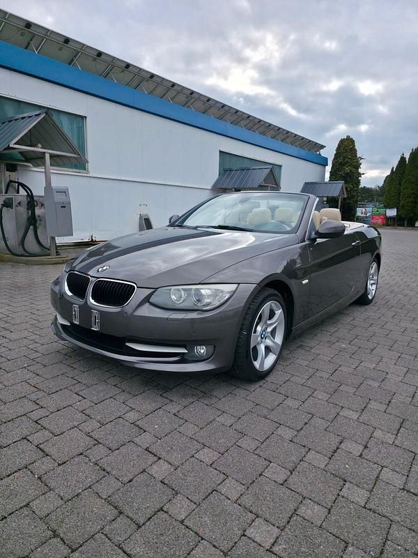 Gebraucht BMW 325 Cabriolet 204 PS (150 kW) 2010 Braun Cabrio
