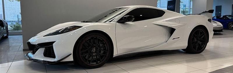 Weiß Gebraucht 2024 Corvette Z06 | 154.600 € (Fairer Preis) - Bild 1/3