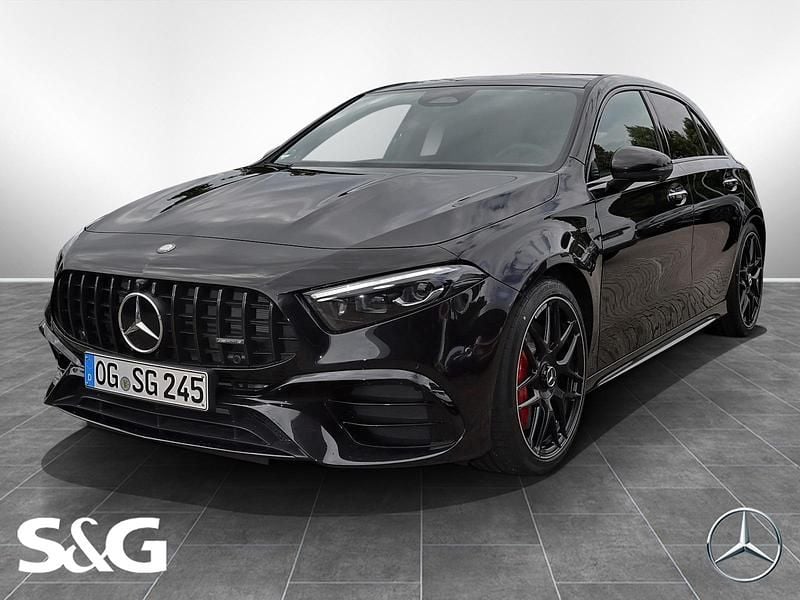 Metalliclack kosmosschwarz Gebraucht 2025 Mercedes A45 AMG Premium Plus Limousine | 73.398 € - Bild 1/4