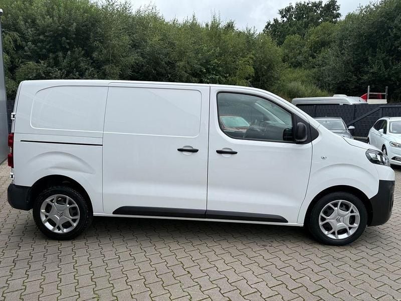 Gebraucht Citroën Jumpy 144 PS (105 kW) 2022 Weiß Van / Kleinbus