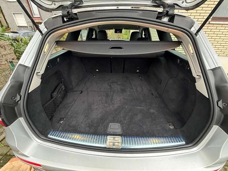 Gebraucht Mercedes E220 194 PS (142 kW) 2020 Silber Kombi