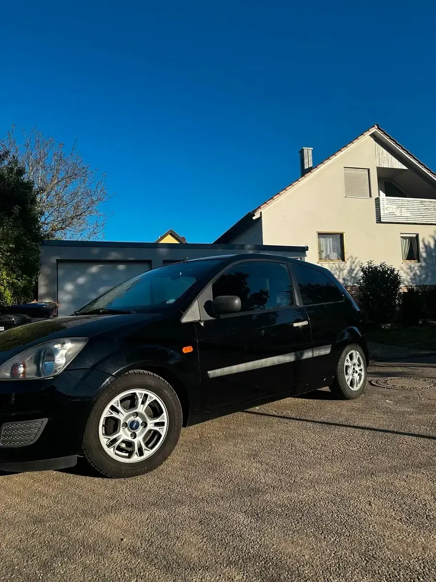 Gebraucht Ford Fiesta 69 PS (50 kW) 2007 Schwarz Kleinwagen