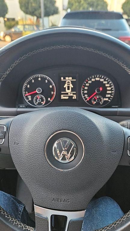 Gebraucht VW Touran Match 105 PS (77 kW) 2013 Schwarz Van / Kleinbus