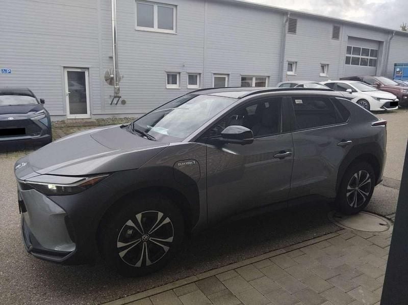 Gebraucht 2023 Toyota bZ4X Comfort SUV | 29.700 € (Superpreis) - Bild 1/4