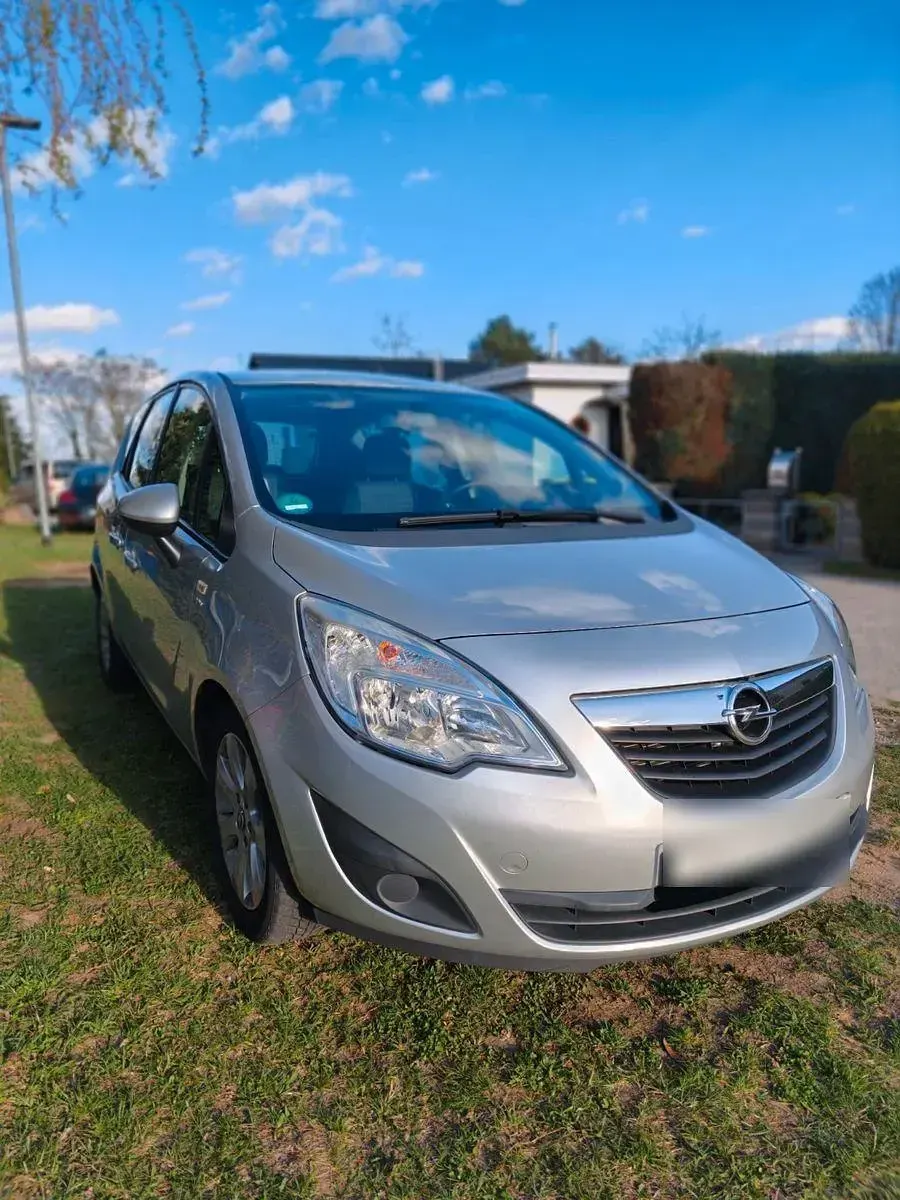 Używany Opel Meriva Active 120 KM (88 kW) 2013 Srebrny Minivan