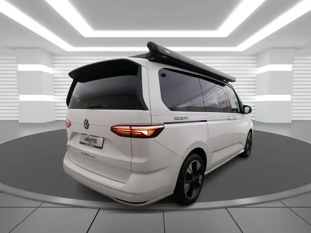 Gebraucht VW T7 California 150 PS (110 kW) 2024 Candyweiß Van