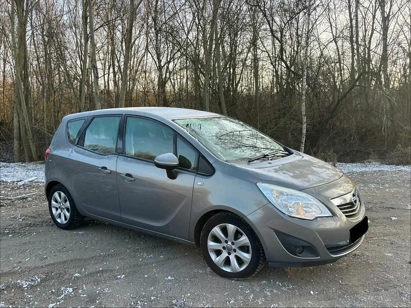 Gebraucht Opel Meriva 101 PS (74 kW) 2010 Braun Van / Kleinbus