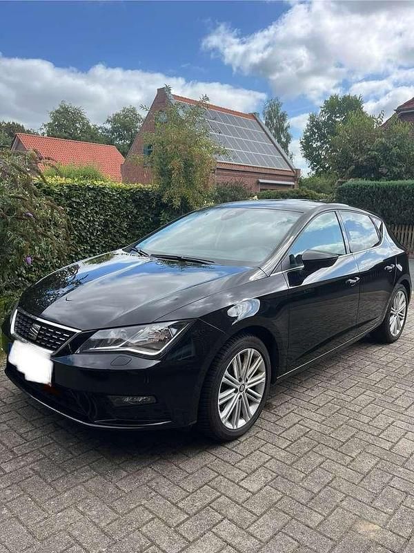 Schwarz Gebraucht 2019 Seat Leon XCELLENCE Kleinwagen | 13.500 € (Fairer Preis) - Bild 1/4