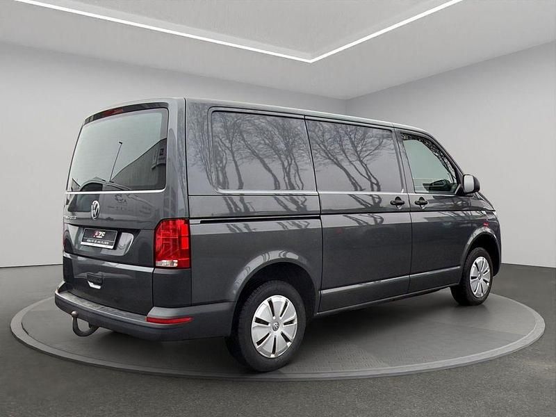 Gebraucht VW Transporter 110 PS (80 kW) 2022 Grau Van