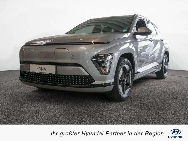 Shimmering silver Neu 2024 Hyundai Kona Basis SUV | 35.990 € (Etwas zu teuer) - Bild 1/4