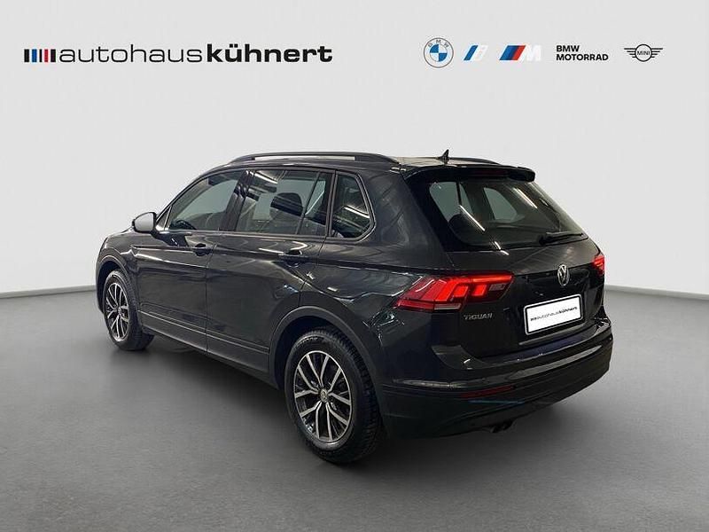 Gebraucht VW Tiguan Trendline 125 PS (91 kW) 2018 Grau SUV