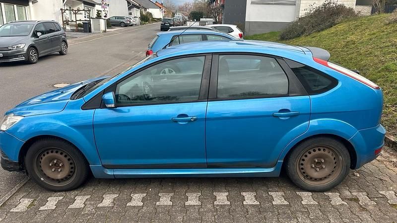 Gebraucht Ford Focus 109 PS (80 kW) 2008 Blau Limousine