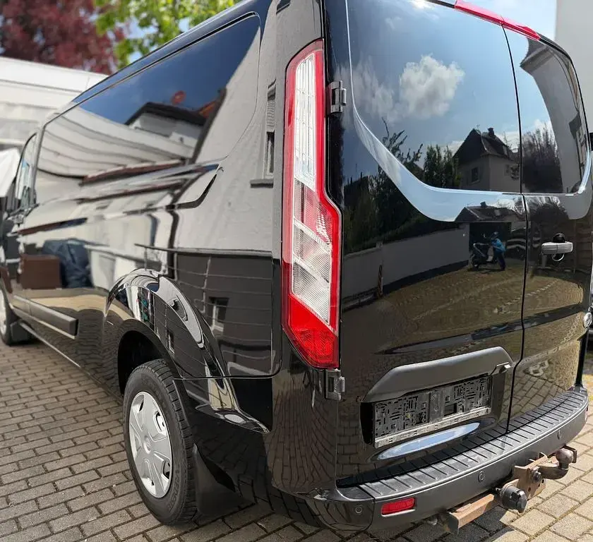Gebraucht Ford Transit Custom 131 PS (96 kW) 2021 Schwarz Van / Kleinbus