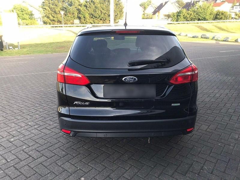 Używany Ford Focus Titanium 125 KM (91 kW) 2016 Czarny Kombi