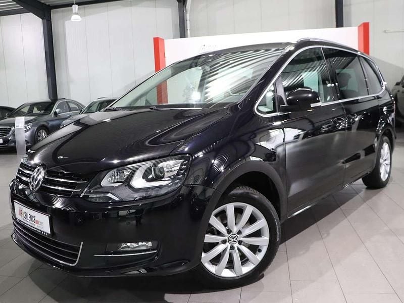 Gebraucht VW Sharan Highline 150 PS (110 kW) 2021 Deep blackperleffekt Van / Kleinbus