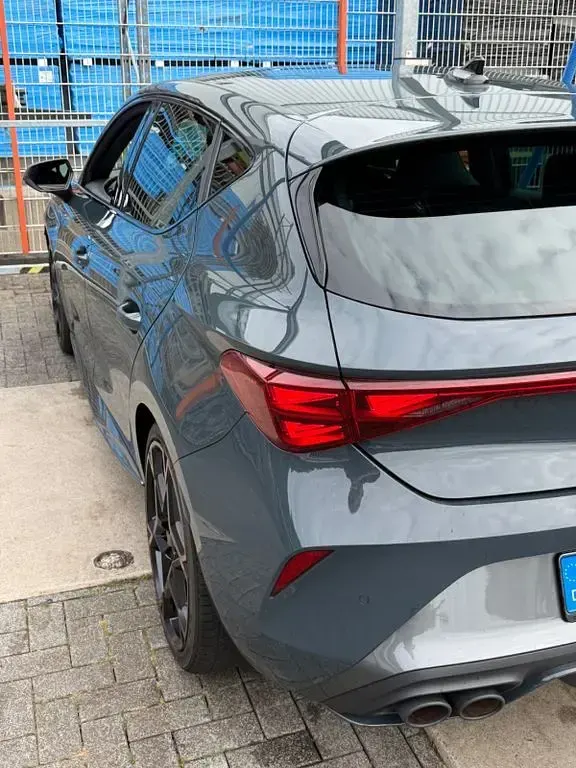 Gebraucht Cupra Leon VZ 300 PS (220 kW) 2025 Blau Limousine