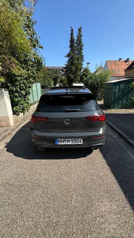 Grau Gebraucht 2022 VW Golf VIII GTI Clubsport Limousine | 34.000 € (Fairer Preis) - Bild 1/4
