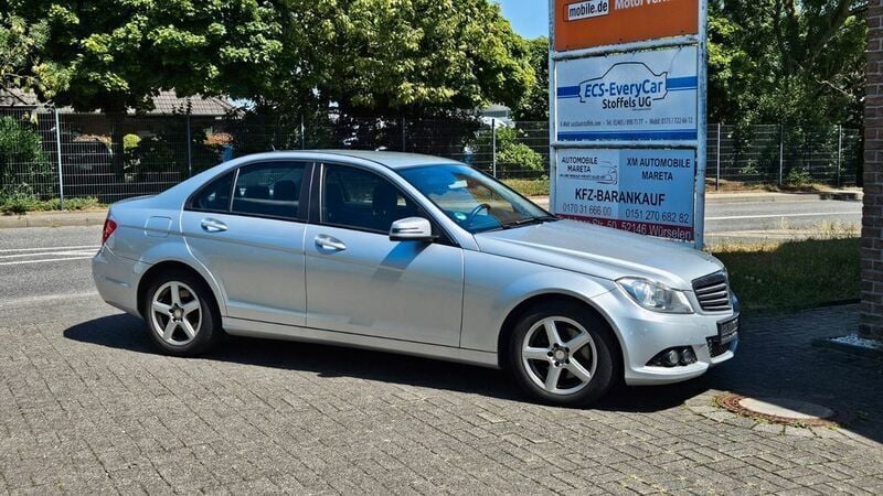 Silber Gebraucht 2013 Mercedes C220 Edition Limousine | 8.800 € (Fairer Preis) - Bild 1/4