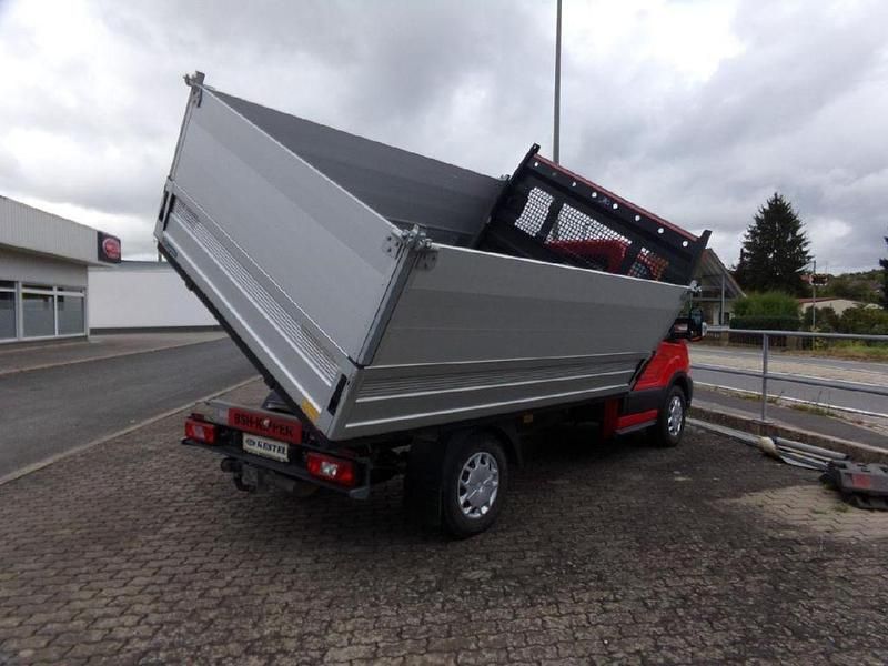 Gebraucht Ford Transit Trend 170 PS (125 kW) 2022 Racerot Van