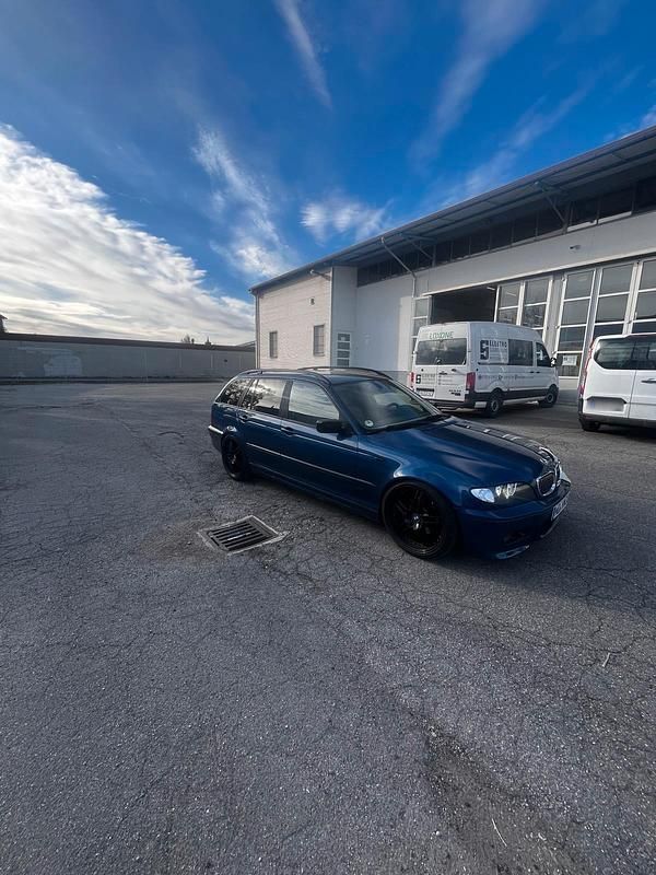 Gebraucht BMW 320 150 PS (110 kW) 2003 Blau Kombi