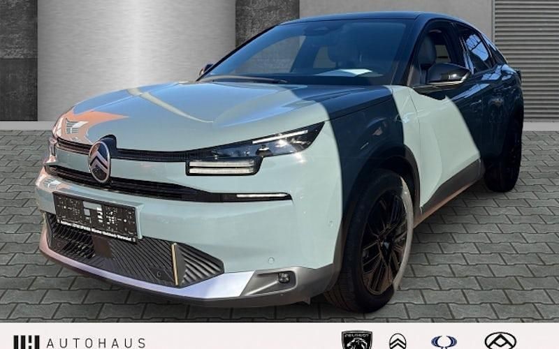 Neu Citroën C4 145 PS (106 kW) 2026 Grün SUV