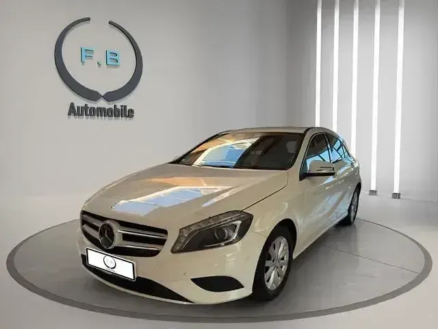 Gebraucht Mercedes A180 122 PS (89 kW) 2014 Weiß Kleinwagen