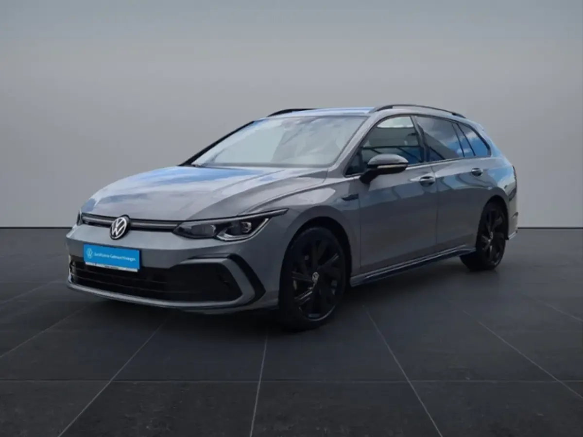 Gebraucht VW Golf VIII R-line 150 PS (110 kW) 2022 Mondsteingrau Kombi