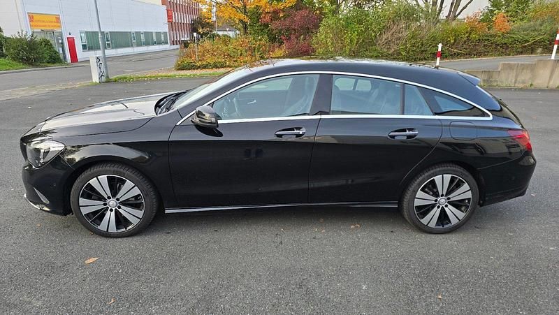 Gebraucht Mercedes CLA200 Shooting Brake 136 PS (100 kW) 2017 Schwarz Kombi