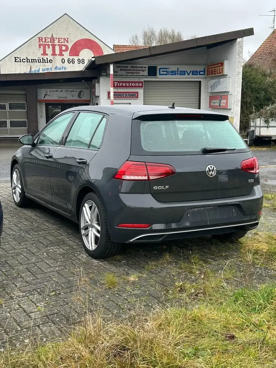 Second-hand VW Golf VII 125 CP (91 kW) 2017 Hatchback