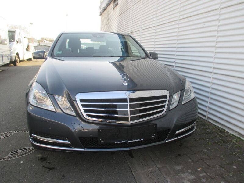 Gebraucht Mercedes E300 252 PS (185 kW) 2012 Tenoritgrau  metalliclack Limousine
