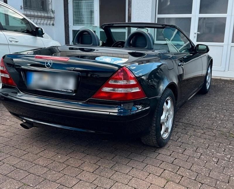 Schwarz Gebraucht 2001 Mercedes SLK200 Cabrio | 2.600 € (Fairer Preis) - Bild 1/4