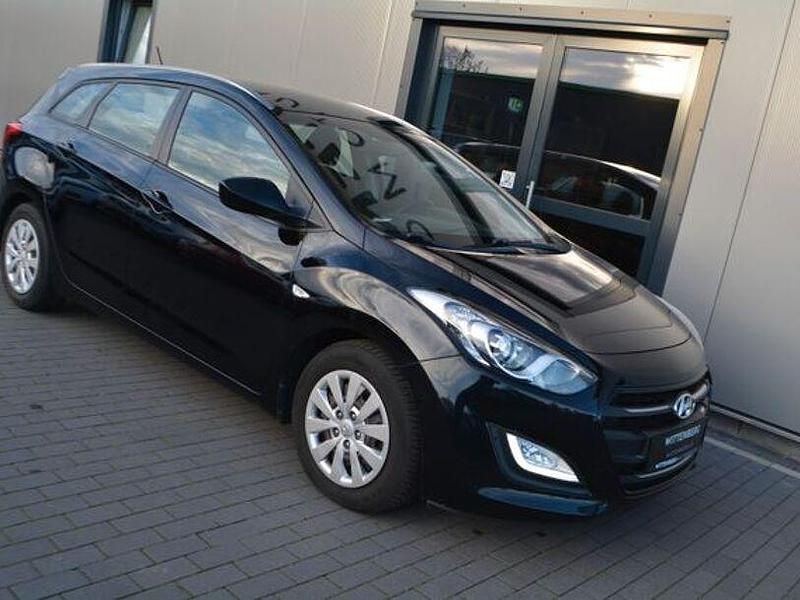Gebraucht Hyundai i30 Classic 110 PS (80 kW) 2015 Schwarz Kombi