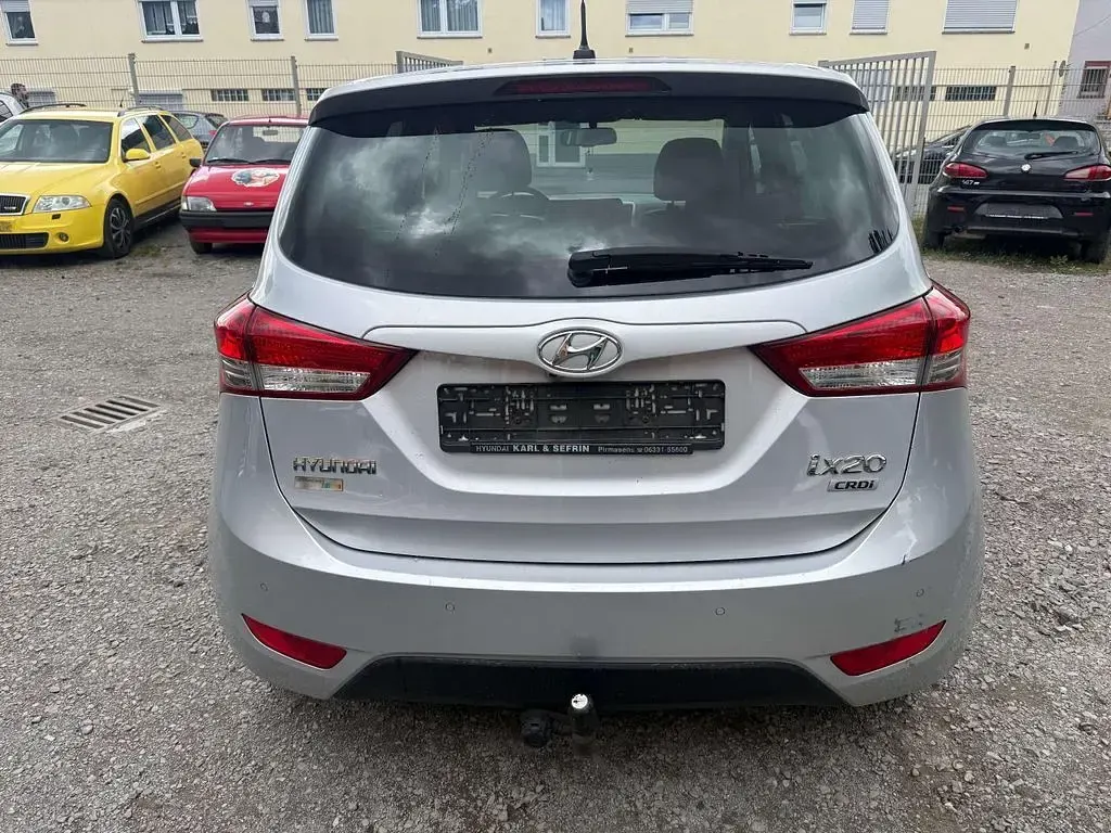 Gebraucht Hyundai ix20 Classic 116 PS (85 kW) 2012 Grau Kleinwagen