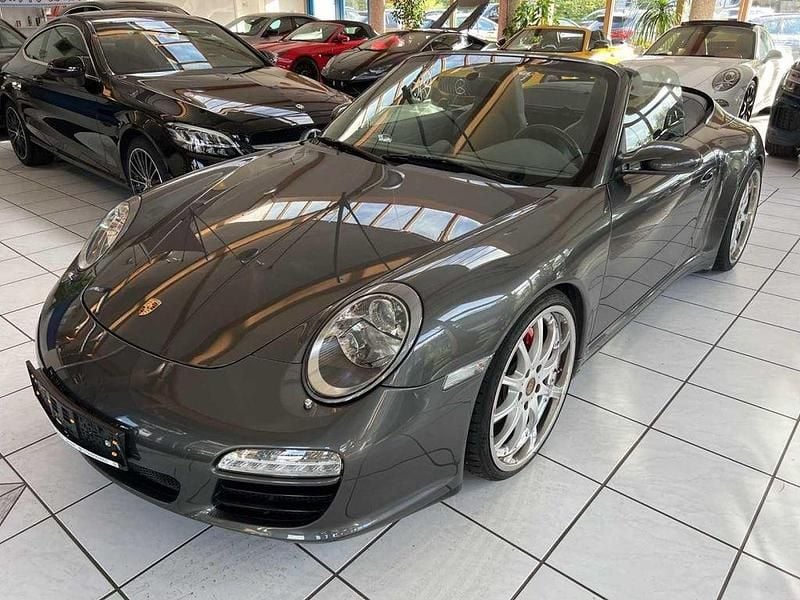 Schiefermetallic (metallic) Gebraucht 2006 Porsche 911 Carrera 4S Cabriolet Chrono Cabrio | 59.997 € (Fairer Preis) - Bild 1/4