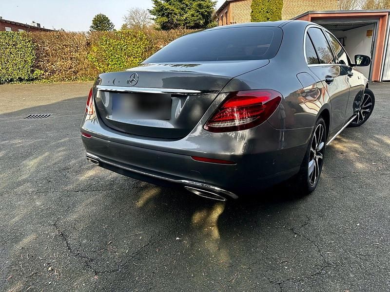 Usata Mercedes E200 184 CV (135 kW) 2016 Grigio Berlina