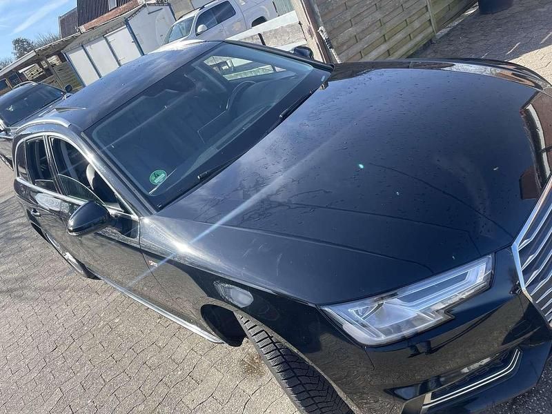 Gebraucht Audi A4 Design 150 PS (110 kW) 2018 Schwarz Kombi