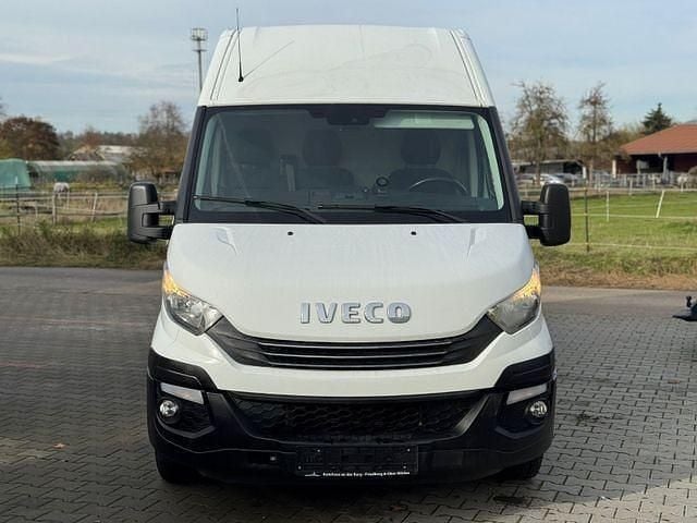 Gebraucht Iveco Daily 156 PS (114 kW) 2018 Weiß Van / Kleinbus